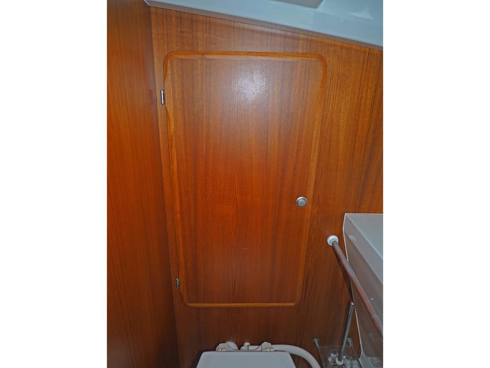 Salon, Accommodatie